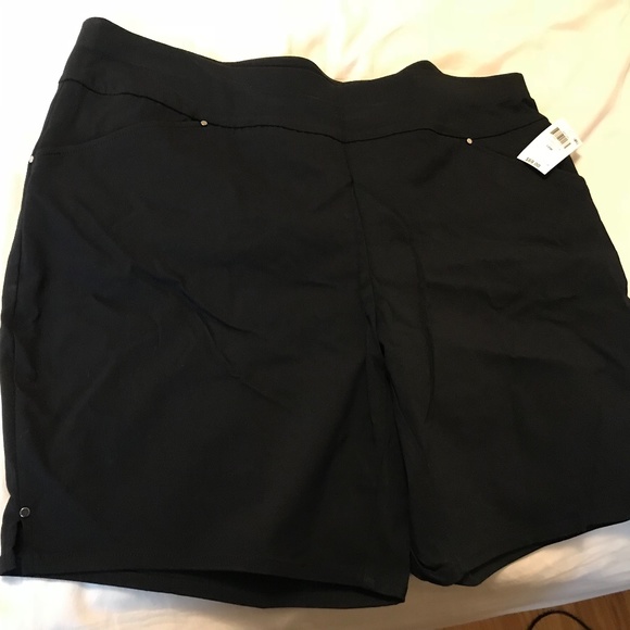 Black shorts - size 18W - Picture 1 of 4